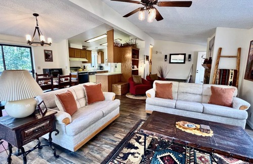 Idyllwild Cabin | In the Pines, Cozy Retreat with Amazing Views