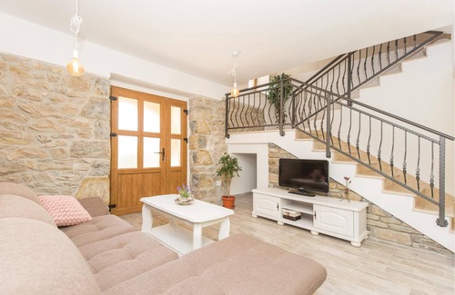 Pican House | In the village of Smilovi.
