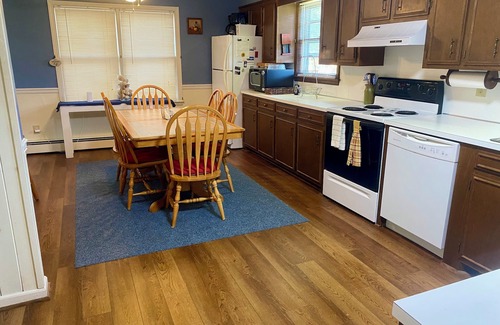 Blowing Rock Cottage | In Town Blowing Rock - Country Club Neighborhood - Charming Rustic Mtn Cottage!
