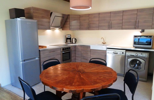 Uzes Villa | In Uzès, 93m² airco+private terrace, sw.-pool 9X9, WIFI, huge garden, very quiet