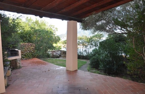 Baia Caddinas Apartment | In villa with garden by the sea apartment with sun terrace