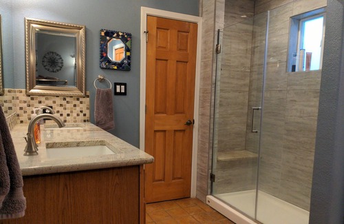 Alamedan Valley House | Incredible furnished 3 BD house 30 day min stay