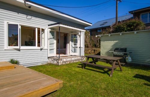 Kaiteriteri House | Incredible Bay Views - Kaiteriteri Bach