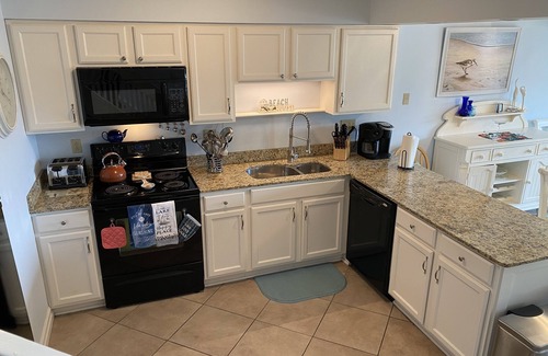 Port Clinton Condo | Incredible family getaway right on the water!