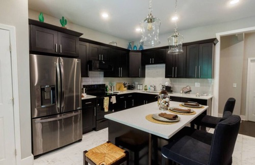 Lithonia House | Incredible King Bed Room Private Entry Bathroom