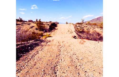 Meadview RV Rental | Incredible Mountain Views, Wide Open Spaces in Wild West!