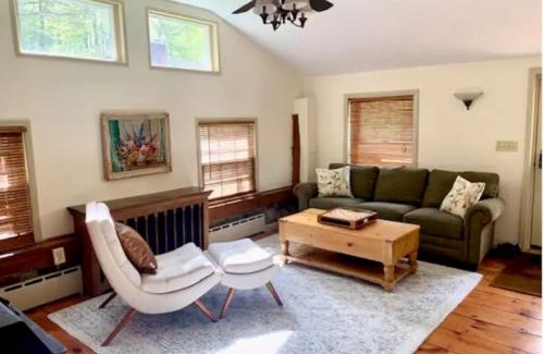 South Salem House | INCREDIBLE Northern Westchester Historic Hideaway