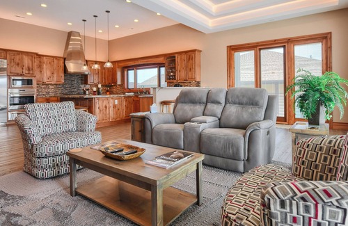 Spearfish Cabin | Incredible Panoramic View, Close to Spearfish, Very Open Floor Plan & Paved!