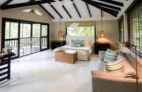 Punta Gorda Resort | Incredible Suite w/Jungle Views, Walk-In Shower, Screened Balcony, & WiFi