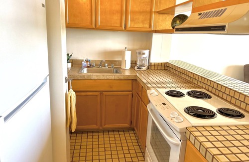 Hilo Condo | Incredible View in Hilo - Pool, A/C, Remodeled #708