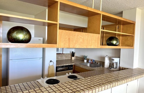 Hilo Condo | Incredible View in Hilo - Pool, A/C, Remodeled #708