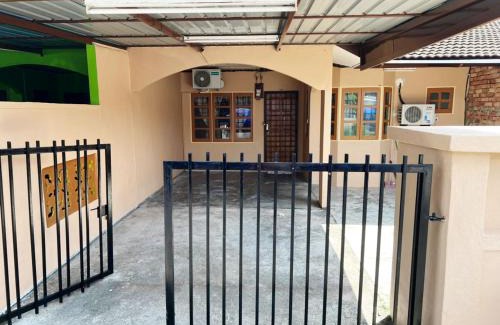 Taman Mawar House | Indah Homestay, Pasir Gudang Johor
