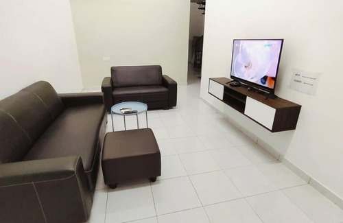 Daerah Kulai Villa | Indahpura Kulai Land House 4 Room 7pax near JPO