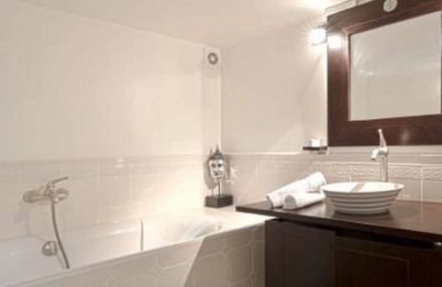 Castelnau-de-Mandailles Bed & Breakfast | Independent room with shared pool