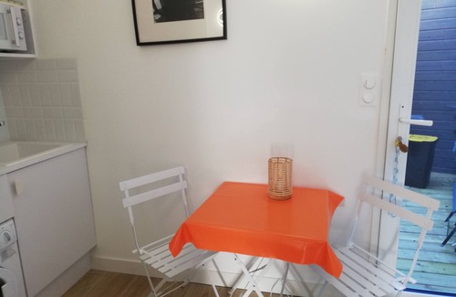 Locmariaquer Apartment | Independant studio, beach and fishing, hiking trails, harbour and shops 800m