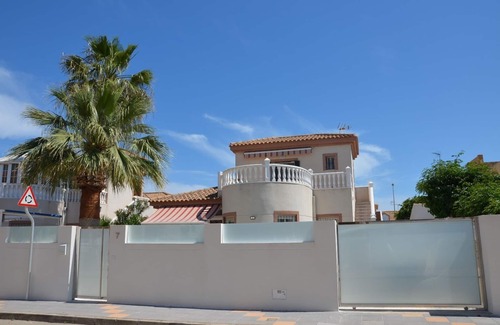 Torre de la Horadada Ski Chalet | Independent chalet, in the tower, very close to the beach
