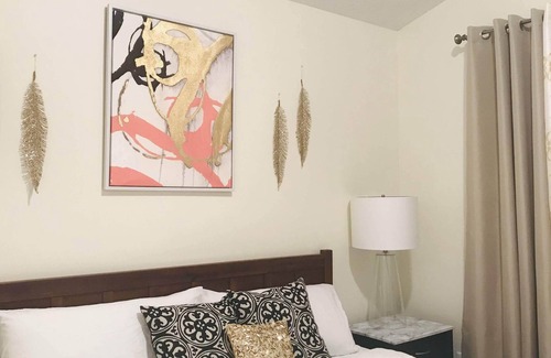 Galloway House | Independent 4 Bedroom House near Columbus Downtown / OSU