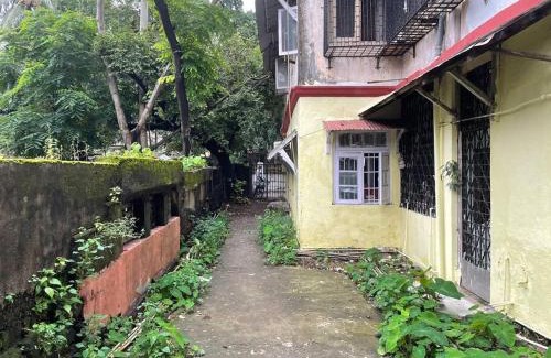 Bandra West Apartment | Independent Studio 25 Corner House Bandra west