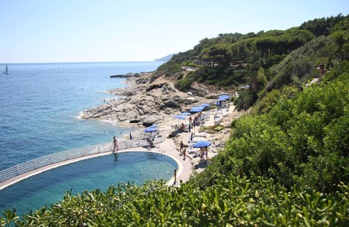 Capo D'arco House | Independent studio in villa with garden.