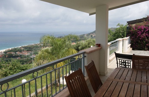 Zambrone Villa | independent villa with sea view