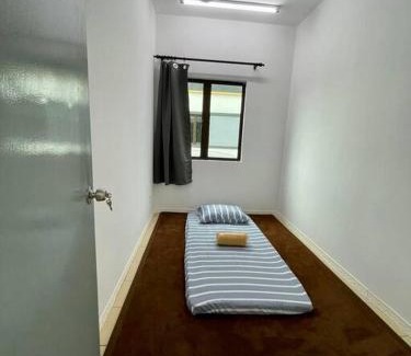 Jenjarom House | Inderaloka Villa 23A Free Parking