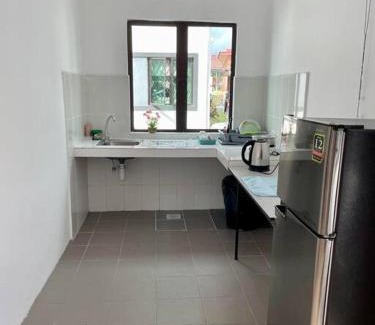Jenjarom House | Inderaloka Villa 23A Free Parking