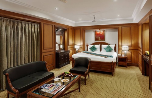 Hazratganj Hotel | India Awadh