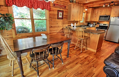 West Jefferson Cabin | Indian Cove-Open for Bookings! Hot Tub, Pool Table, WIFI, Gas FP, Fire Pit