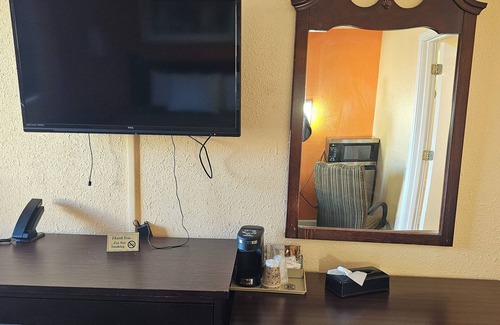Fairmont City Hotel | Indian Mound Motel