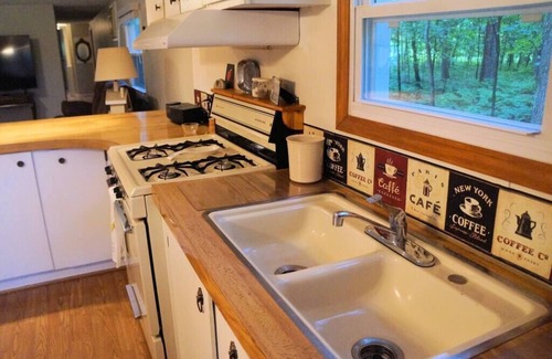 Indian River House | Indian River - Charming Retreat Close to River