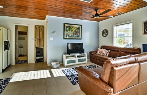 Indian Shores House | Indian Shores Cottage with Cabana - Steps to Beach!