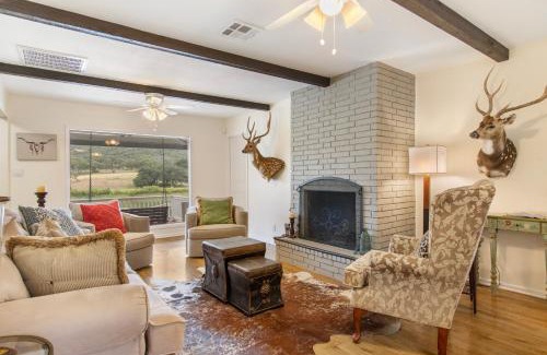 Bandera House | Indian Springs Lakehouse