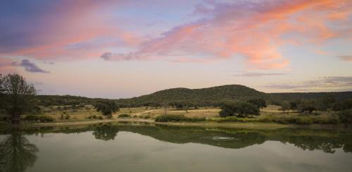 Bandera House | Indian Springs Lakehouse