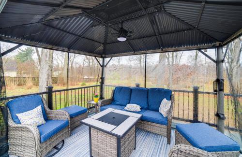 Town of Pines House | Indiana Dunes Home with Gas Grill 1 Mi to Beach!