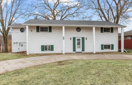 Portage House | Indiana Dunes Portage Duplex with view of the water