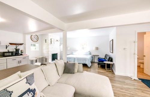 Indianapolis Apartment | Indianapolis Riverfront Rental with Wraparound Deck!