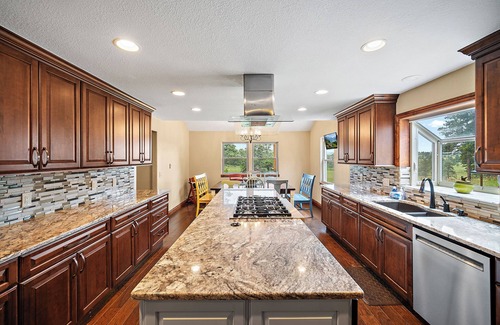 Colorado Springs House | INDOOR 44ft HEATED POOL,6BR 4BA,HOT TUB wPIKES PEAK VIEWS,POOL TABLE, SLEEPS 20!