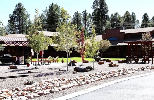 Pinetop Condo | Indoor Pool Bliss in the Pines 1BR Suite