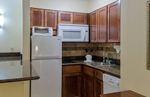 Harrisburg - Hershey Condo | Indoor Pool. Gym. Quick Drive to Hersheypark