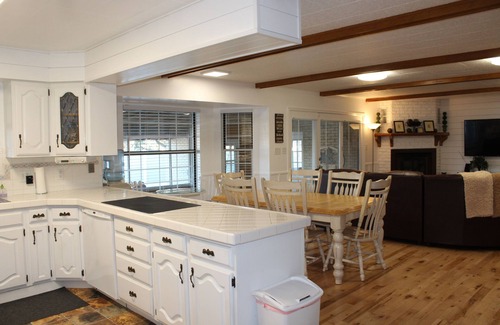 South Jordan House | Indoor Pool , Hot Tub, Game Room & Gym