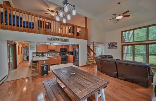 Gouldsboro House | Indoor Pool/HotTubnGameRoom/Ski Resortsn4BR #1 Community in the Heart of Poconos