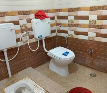 Allahabad House | Indra Family Homestay - Nearest Area to Triveni Sangam