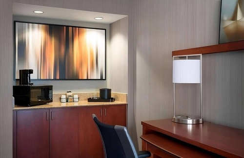 Torrance Hotel | Indulge in Home-Like Comfort! 3 Convenient Units, Minutes From Redondo Beach
