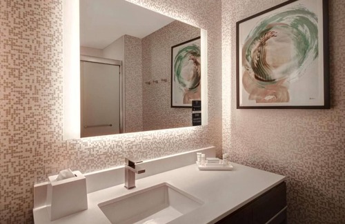 Downtown Tucson Hotel | Indulge in Home Like Comfort! Pool, Kitchen, Free Breakfast, Pets Allowed!