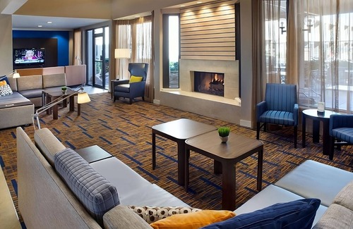Mayo Clinic Hotel | Indulge in Home Like Comfort! w/Pool, Near Sunrise Trailhead, Pet-Friendly
