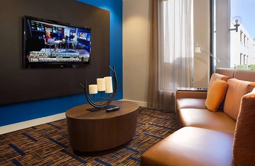 Mayo Clinic Hotel | Indulge in Home Like Comfort! w/Pool, Near Sunrise Trailhead, Pet-Friendly