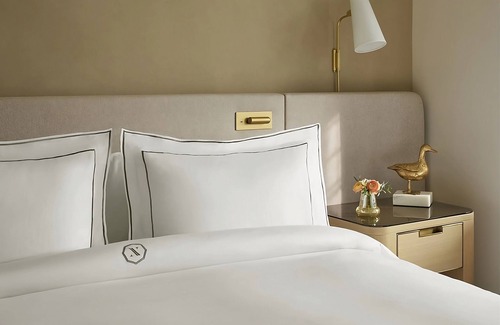 Back Bay East Hotel | Indulge in Opulent Comfort! Pet-friendly Property, Minutes to Carson Beach