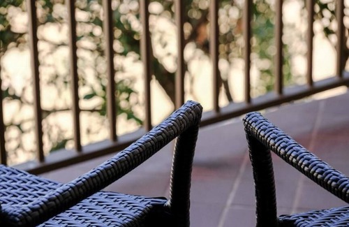 Boerne Hotel | Indulge in Upscale Hill Country Living: Golf, Free Parking & Multiple Pools