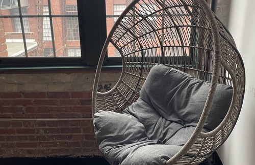 Cabbagetown Apartment | Industrial 1-Bdr Loft with tons of light, 5-min from Beltline!
