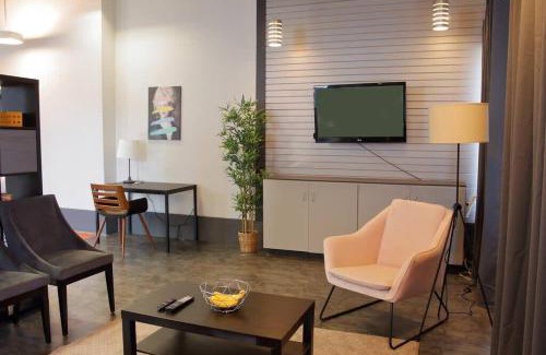 Bedford Apartment | Industrial Chic Studio, Unit B